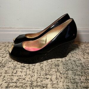 Lilly Pulitzer Black Brazil Patent Leather Glitter Peep Toe Wedges Size 8